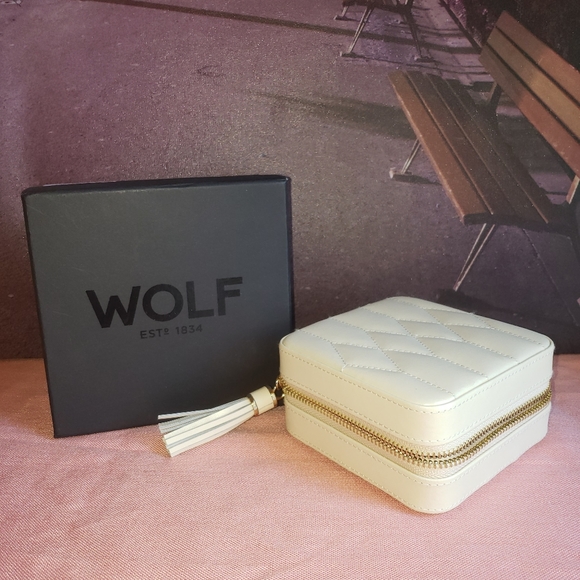 Meet your Posher, Tesorito's - Picture 3 of 8